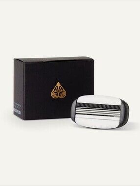 Men's Chrome and Black Razor Blade Cartridge - Premium Grooming